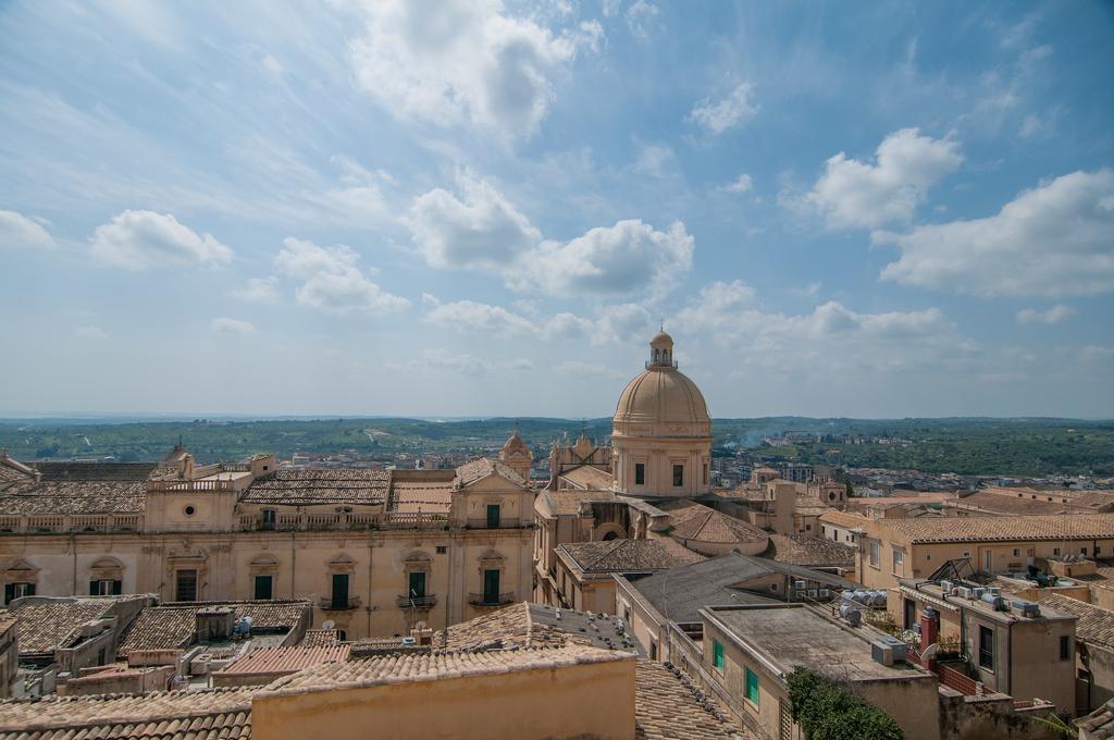 B&B Novecento Siciliano Noto Exterior foto