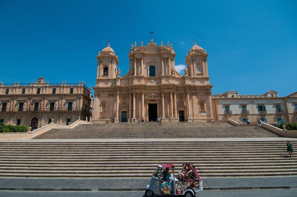 B&B Novecento Siciliano Noto Exterior foto